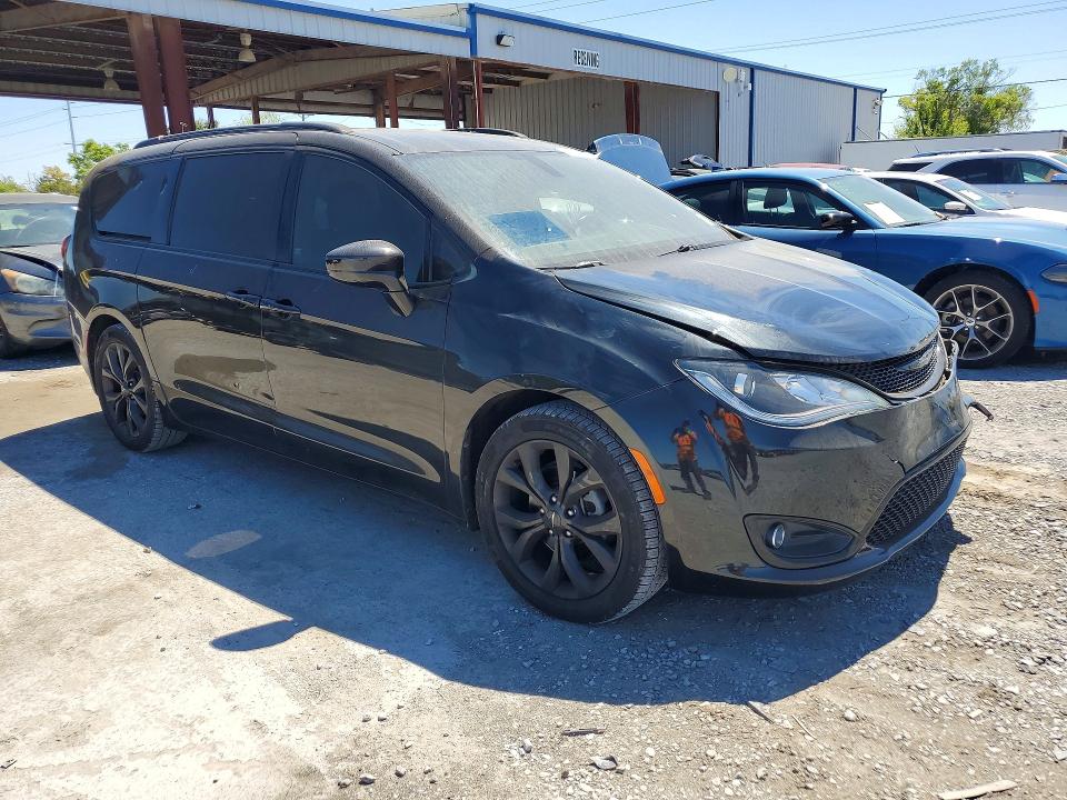 2C4RC1BG6JR167176