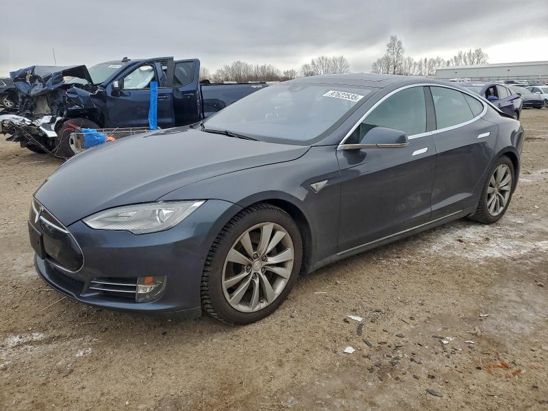 2015 TESLA MODEL S — VIN 5YJSA1E27FF112942
