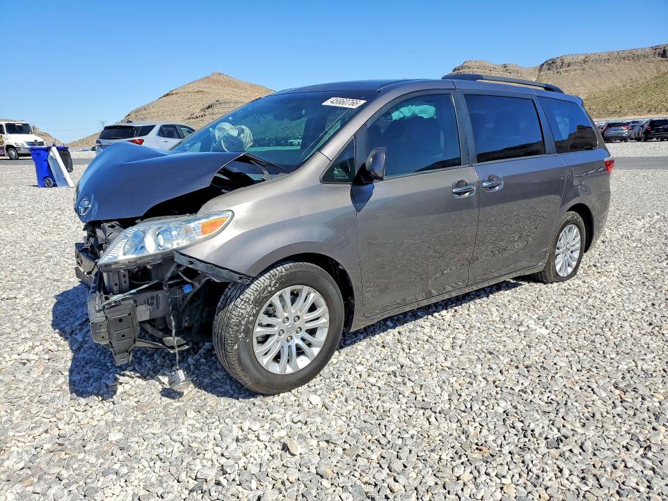 2015 TOYOTA SIENNA — VIN 5TDYK3DC4FS577543