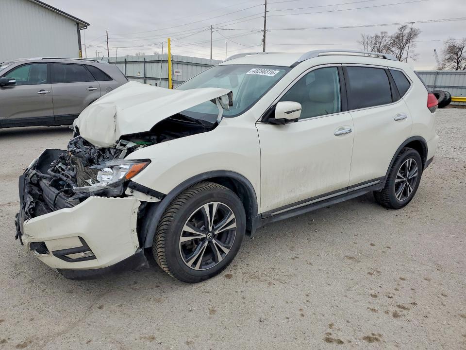 2017 NISSAN ROGUE — VIN JN8AT2MV6HW275902
