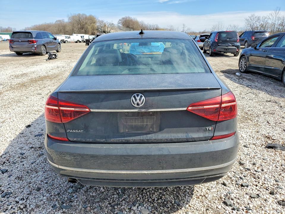 1VWDT7A38HC084876
