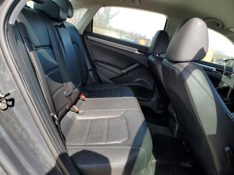 1VWDT7A38HC084876