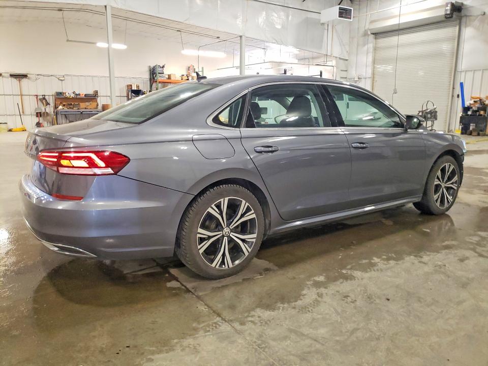 1VWSA7A38NC003108