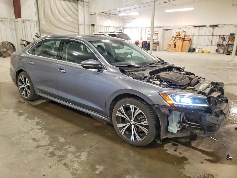 1VWSA7A38NC003108