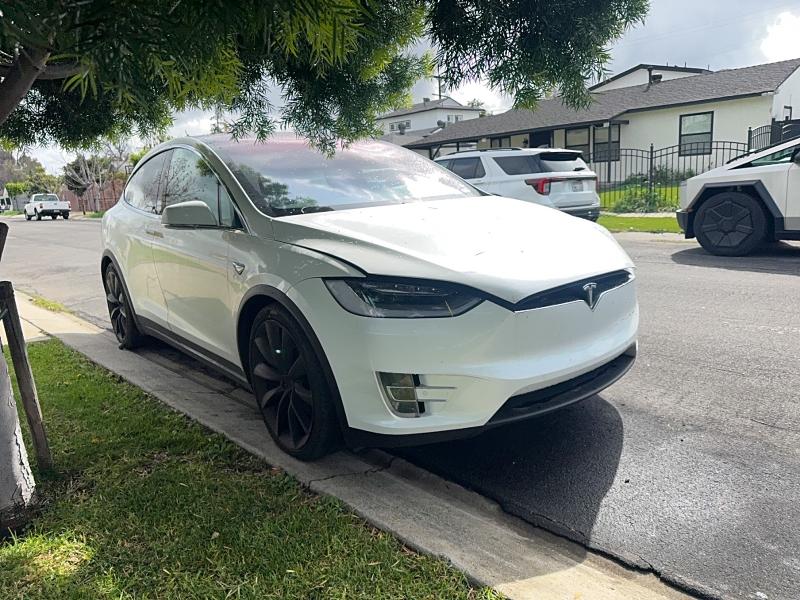 2017 TESLA MODEL X — VIN 5YJXCDE48HF061148