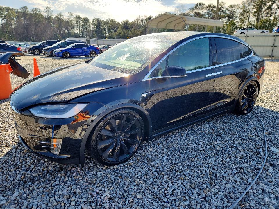 2017 TESLA MODEL X — VIN 5YJXCBE21HF051158