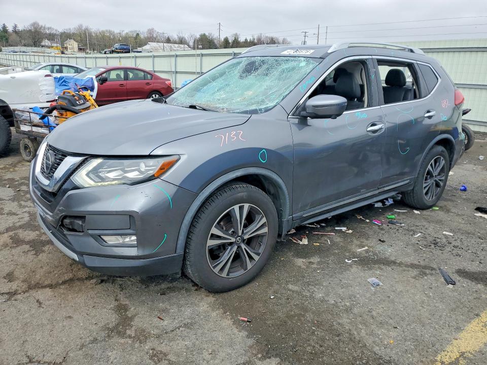 2018 NISSAN ROGUE — VIN JN8AT2MV8JW301731