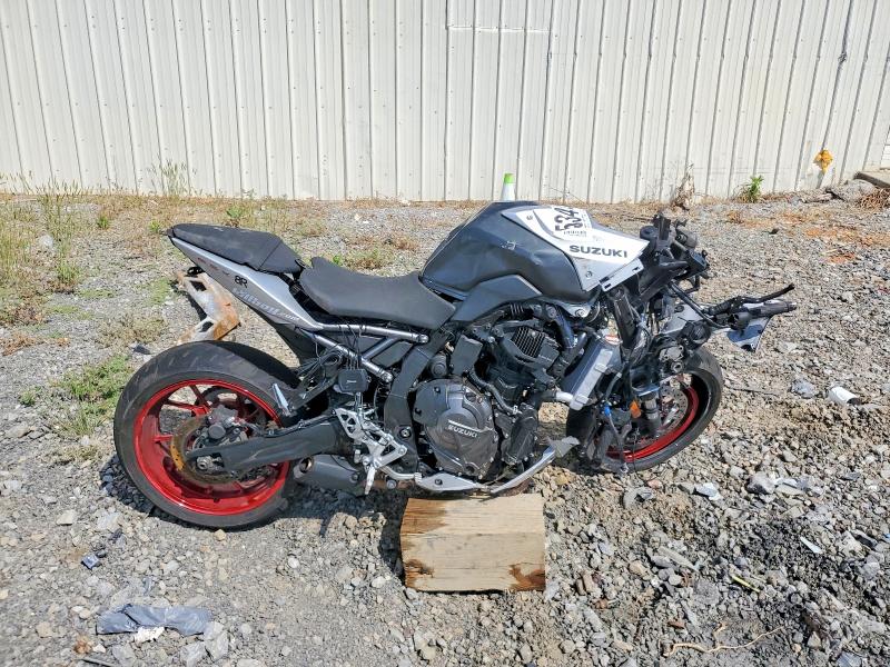 2024 SUZUKI GSX800 — VIN JS1EM13B7R7100592