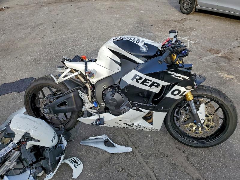 2024 HONDA CBR600 RR — VIN JH2PC40J3RK100009