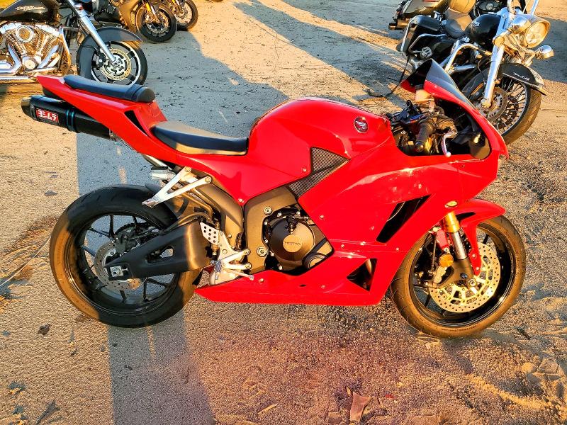 2018 HONDA CBR600 RR — VIN JH2PC40H0JK400088