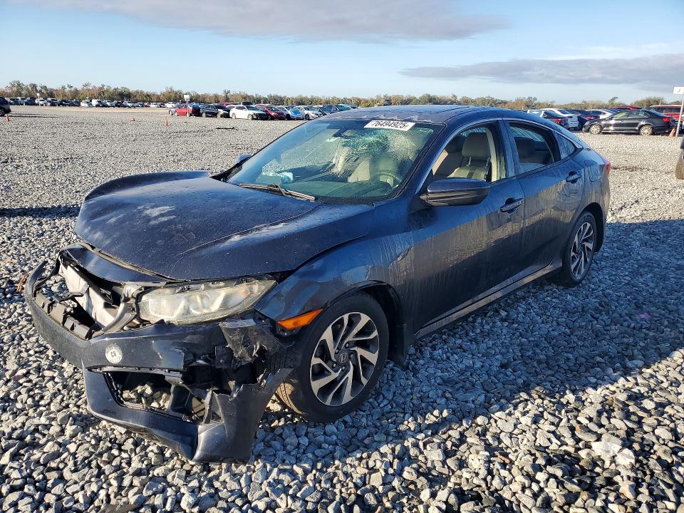 2018 HONDA CIVIC — VIN 2HGFC2F79JH597052
