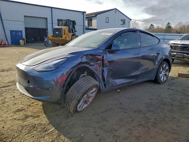 2023 TESLA MODEL Y — VIN 7SAYGDEE4PF638695