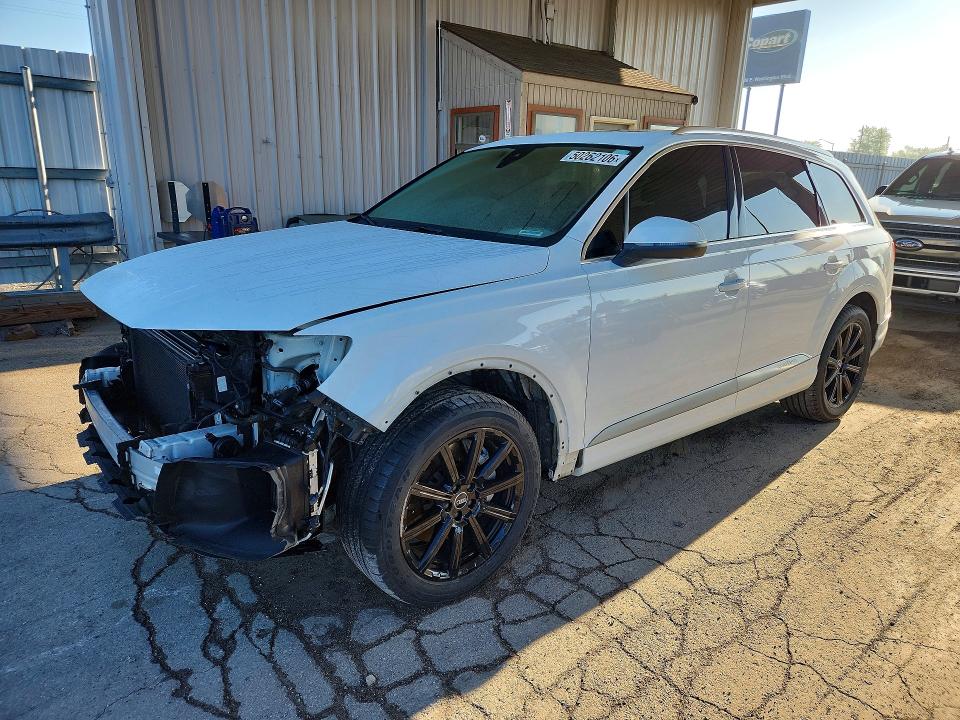 2017 AUDI Q7 — VIN WA1LAAF70HD040680