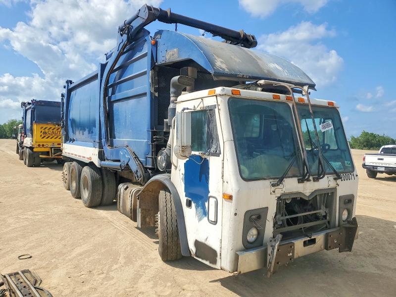 2016 MACK LEU613 — VIN 1M2AU04C8GM010674
