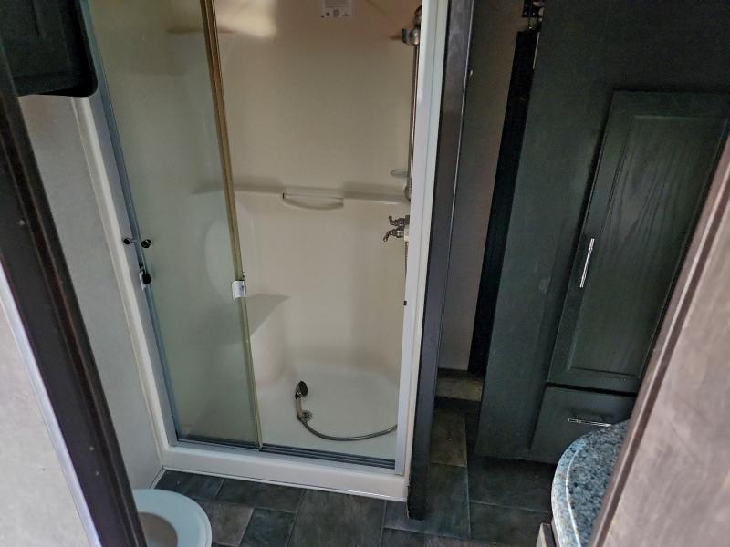 4YDF41333GF811001