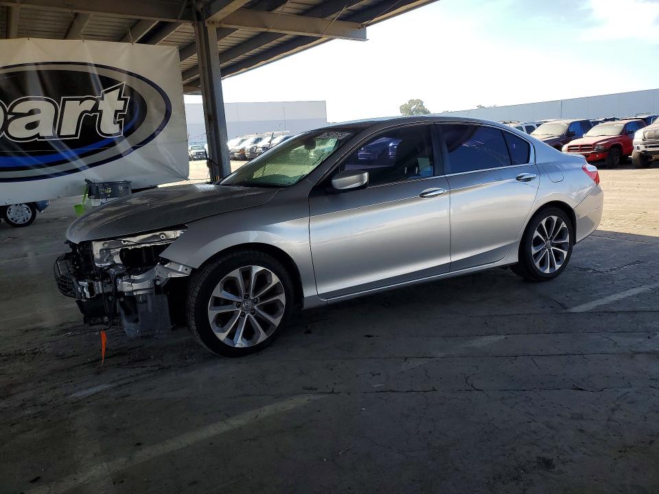 2015 HONDA ACCORD — VIN 1HGCR2F55FA105509