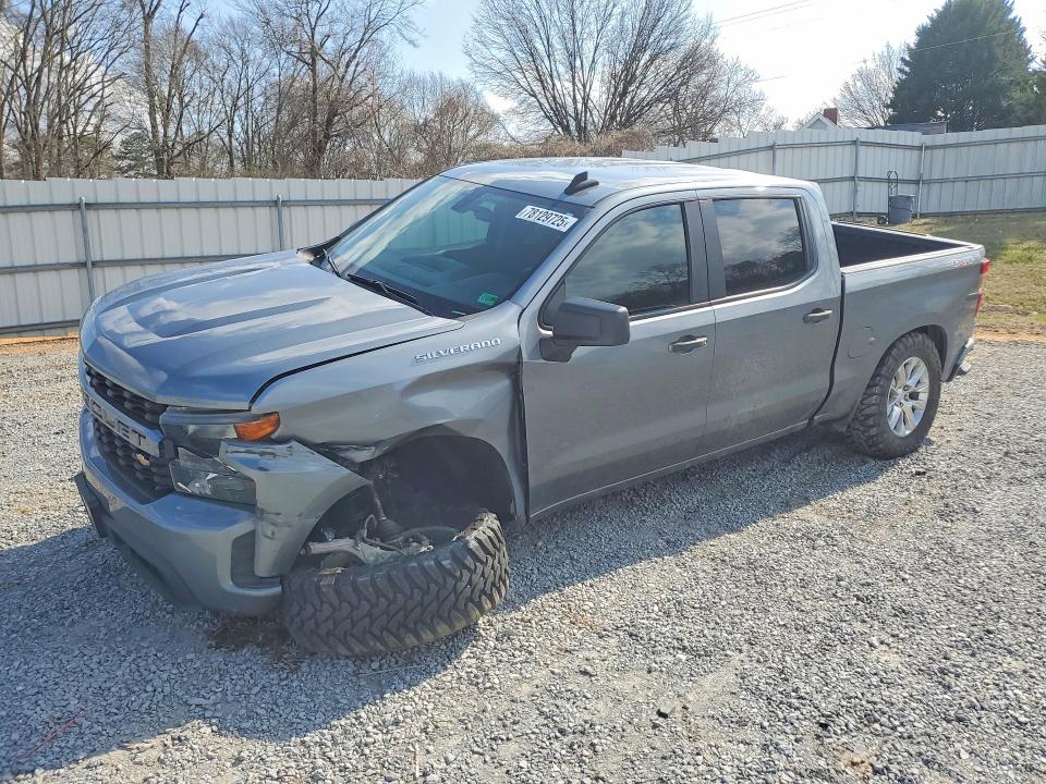 2020 CHEVROLET SILVERADO — VIN 1GCUYBEF3LZ123813