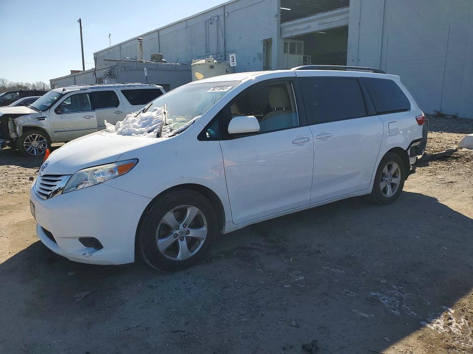 2017 TOYOTA SIENNA — VIN 5TDKZ3DC8HS786966