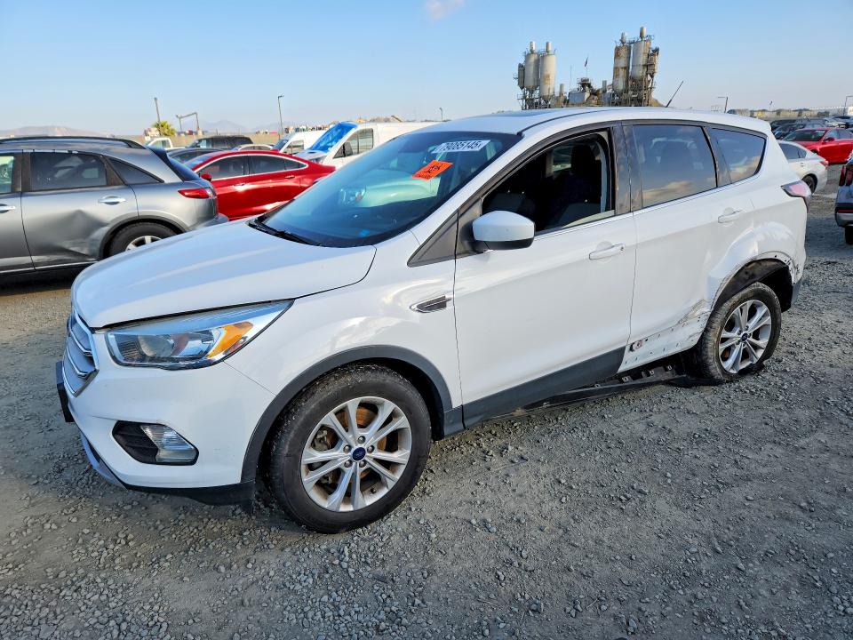 2017 FORD ESCAPE — VIN 1FMCU0G99HUA51700