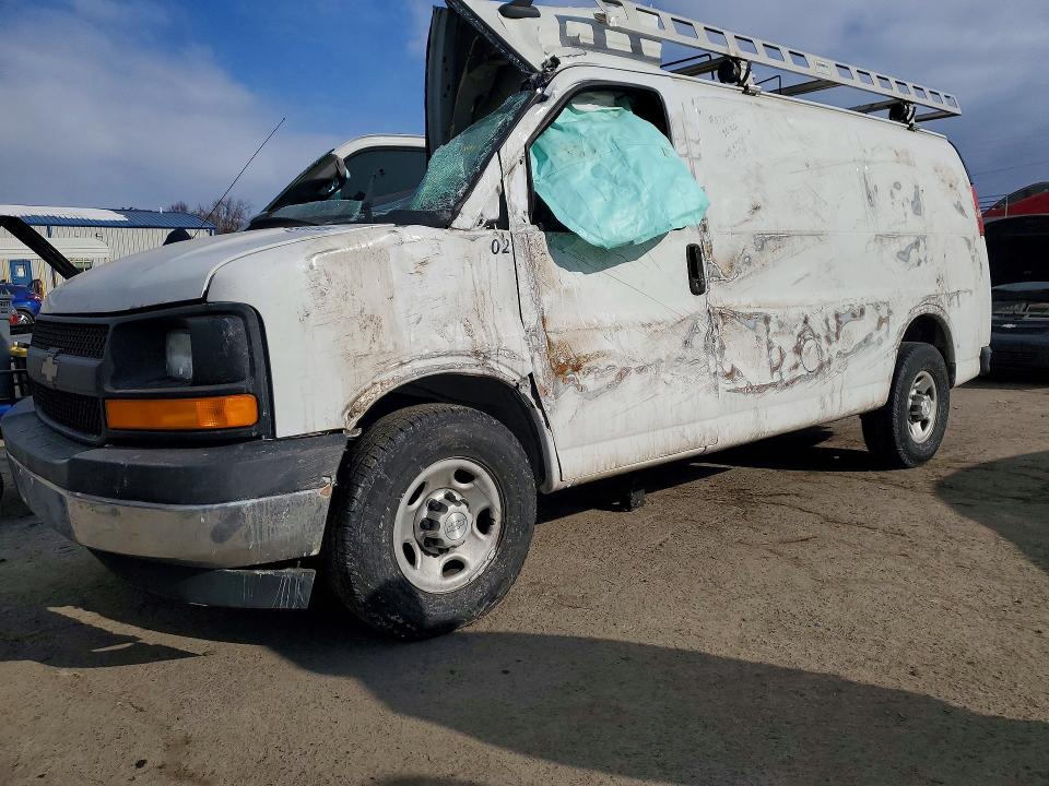 2017 CHEVROLET EXPRESS 2 — VIN 1GCWGAFFXH1137556