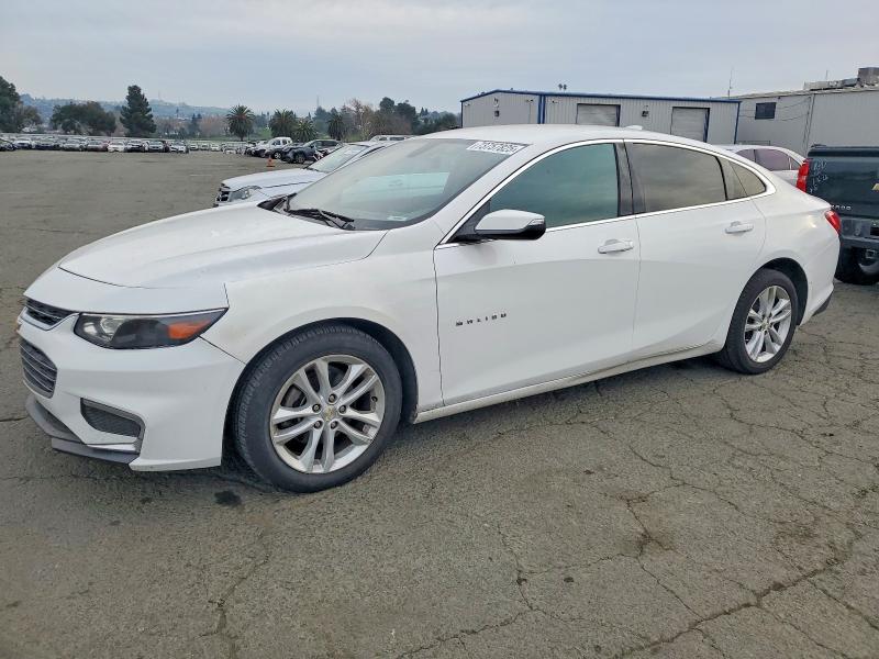 2018 CHEVROLET MALIBU LT — VIN 1G1ZD5ST0JF277075