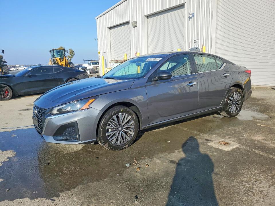 2025 NISSAN ALTIMA SV — VIN 1N4BL4DW3SN371297