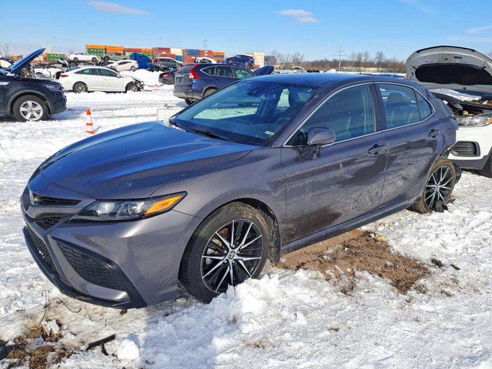 2022 TOYOTA CAMRY SE — VIN 4T1T11AK3NU706813