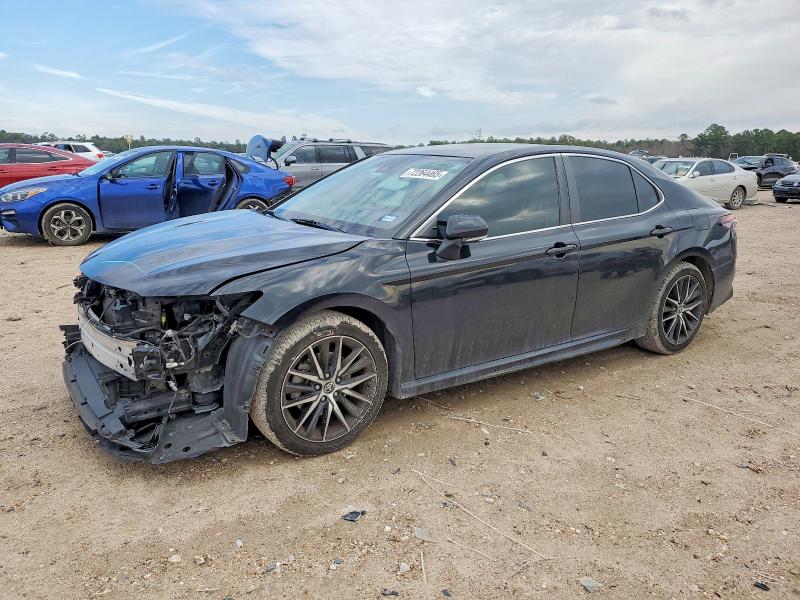 2022 TOYOTA CAMRY SE — VIN 4T1T11AK0NU669526