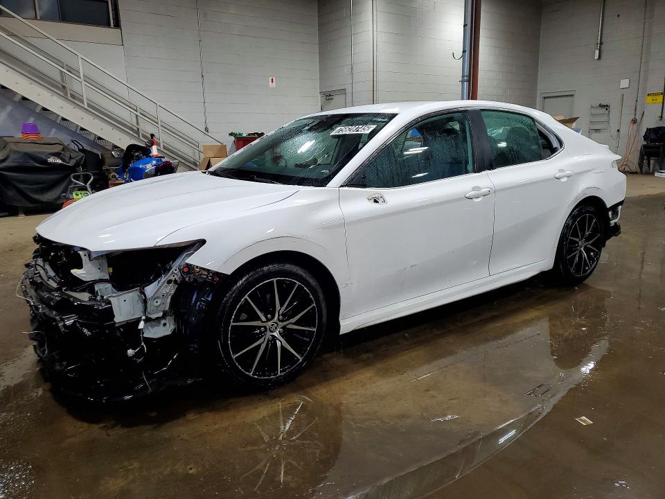 2022 TOYOTA CAMRY SE — VIN 4T1G11AK1NU660108