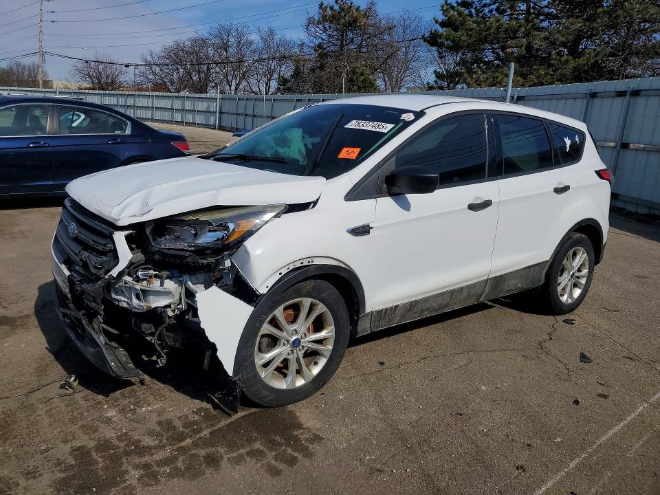 2018 FORD ESCAPE — VIN 1FMCU0F70JUA19661