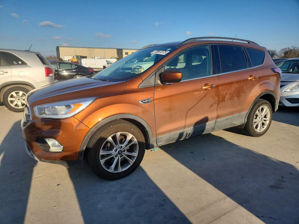 2017 FORD ESCAPE SE — VIN 1FMCU0GD2HUB14110
