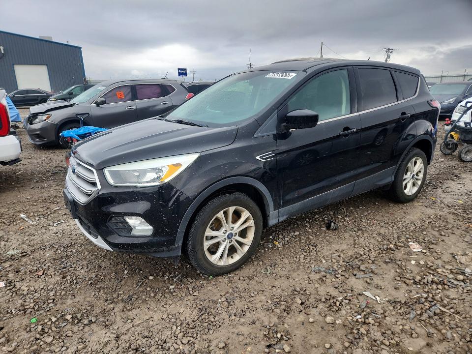 2017 FORD ESCAPE SE — VIN 1FMCU9G93HUC96951