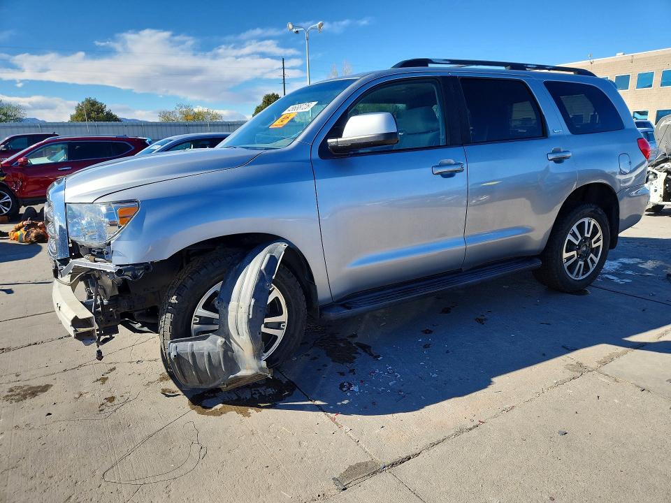 2016 TOYOTA SEQUOIA — VIN 5TDBY5G13GS140919