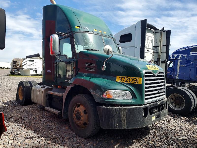 2018 MACK UNKNOWN — VIN 1M1AW01X6JM010721