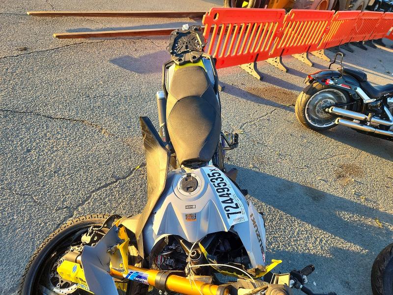 JS1EM12BXP7100472