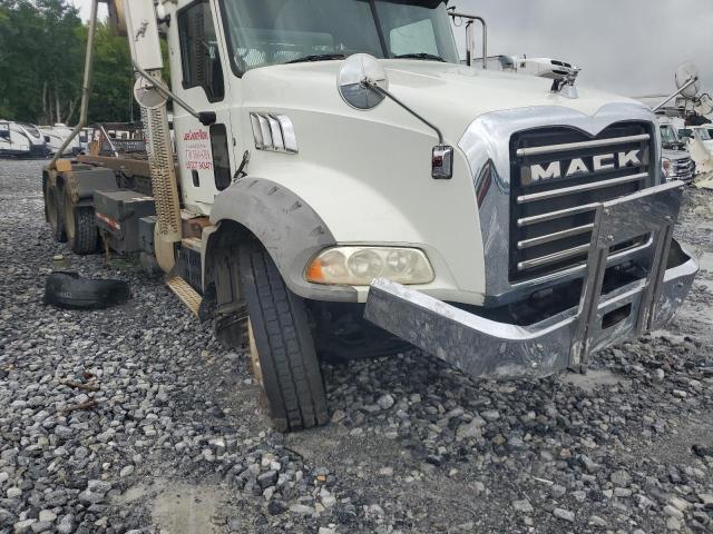 1M2AX13C9FM028193