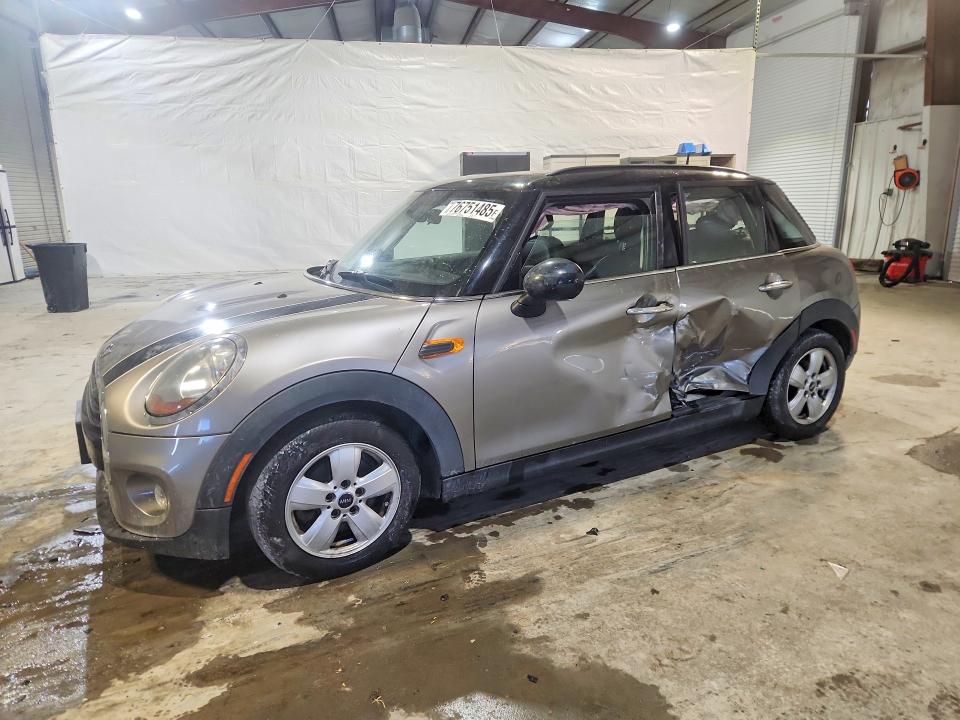 2018 MINI COOPER — VIN WMWXU1C53J2F93083