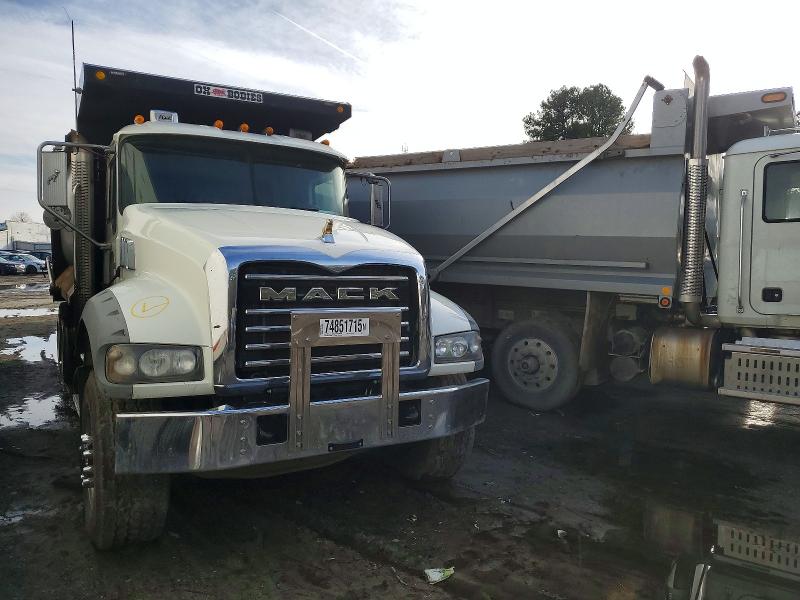 2018 MACK GU713 — VIN 1M2AX07CXJM037109