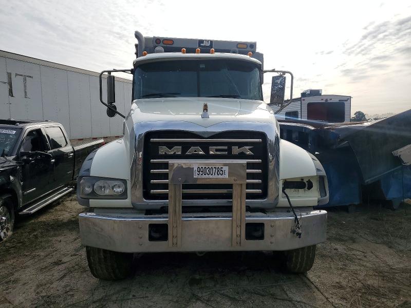 1M2AX09C9GM028777