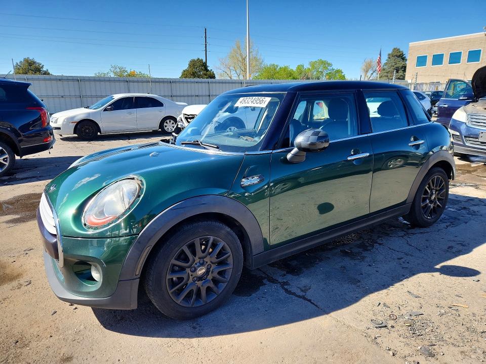 2015 MINI COOPER — VIN WMWXS5C59FT832034