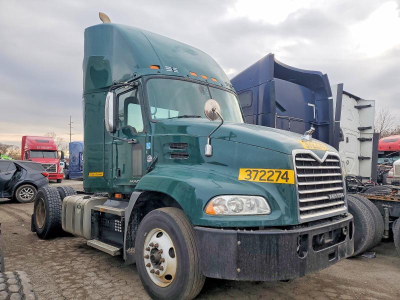 2018 MACK CXU613 — VIN 1M1AW01X4JM010605