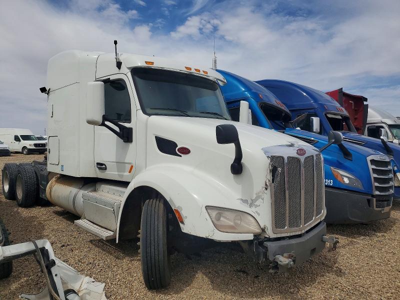 2017 PETERBILT 579 — VIN 1XPBD49X4HD433876