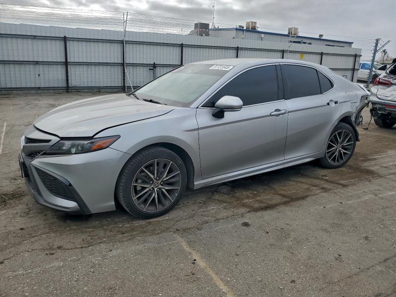 2022 TOYOTA CAMRY SE — VIN 4T1T11AK1NU696749