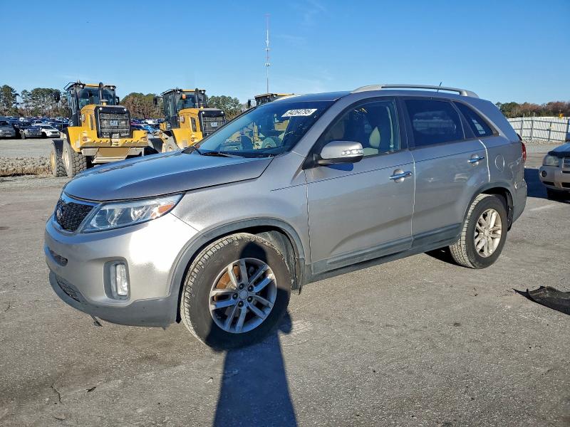 2015 KIA SORENTO LX — VIN 5XYKT3A63FG574972