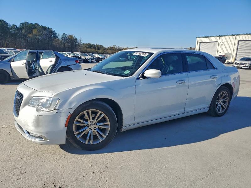2018 CHRYSLER 300 TOURIN — VIN 2C3CCAAG2JH275716
