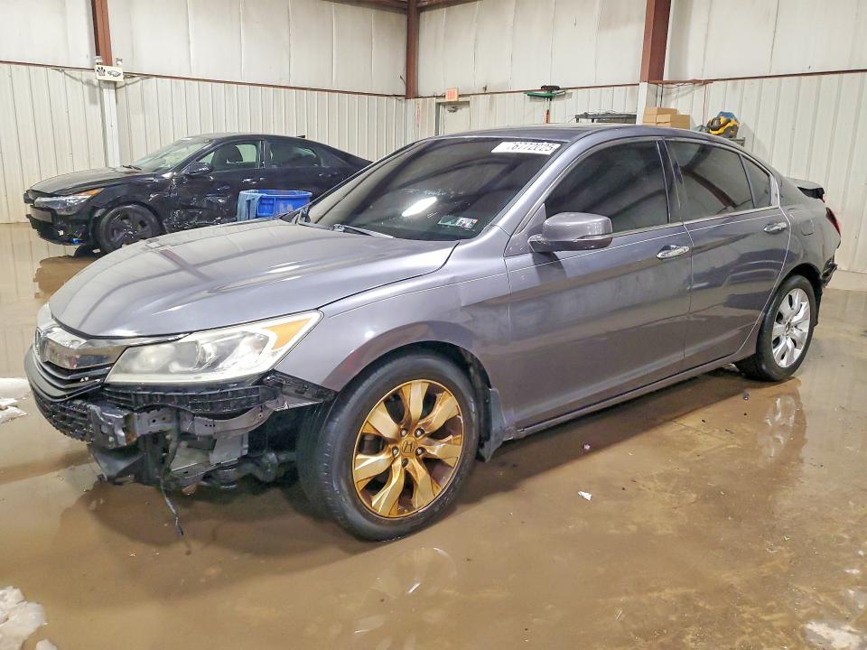 2017 HONDA ACCORD — VIN 1HGCR3F82HA012370