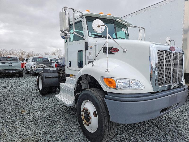 2016 PETERBILT 382 — VIN 1XP9AJ8X9GD340132