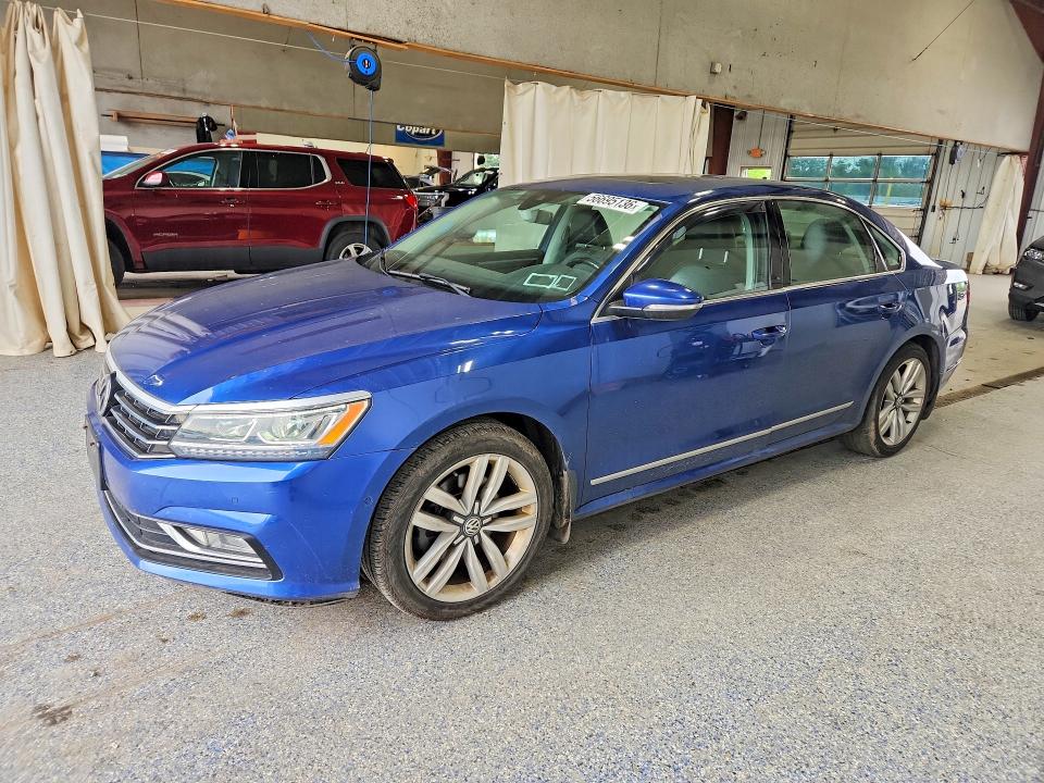 2017 VOLKSWAGEN PASSAT — VIN 1VWCM7A33HC068870