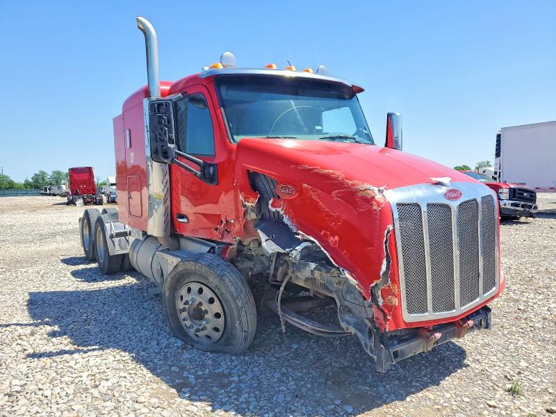 2017 PETERBILT 579 — VIN 1XPBDP9X3HD444854