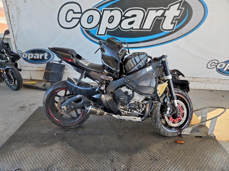 2015 YAMAHA YZFR1 — VIN JYARN39E4FA000669